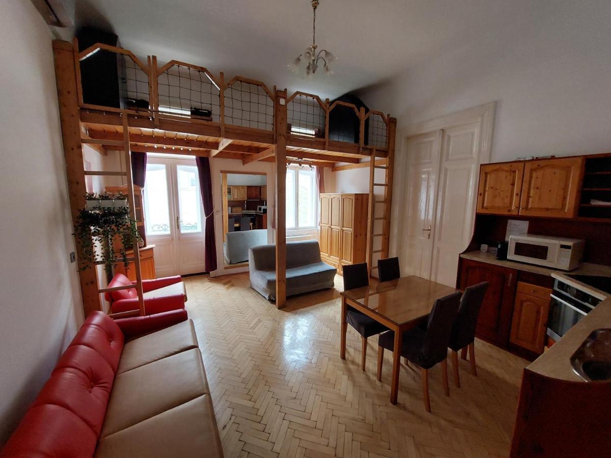 Szenes-House Apartman Boedapest Buitenkant foto